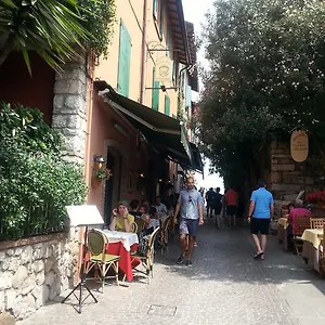 https://appartamenti-corneliani.it-lombardy.com