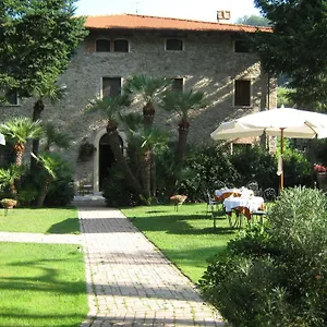 https://larcadia.it-tuscanyhotel.com